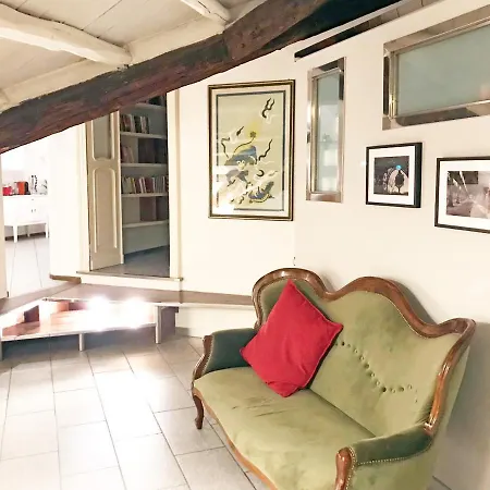 Central Elegant 150sqm Apt + 2 Bathrooms + Garage Apartment