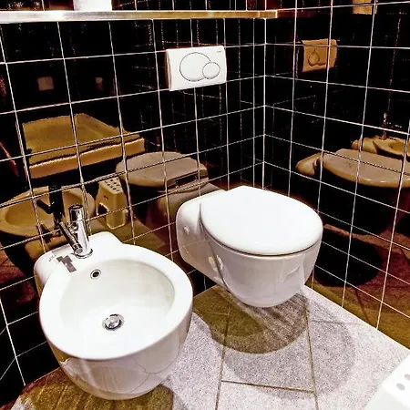 公寓 Central Elegant 150sqm Apt + 2 Bathrooms + Garage